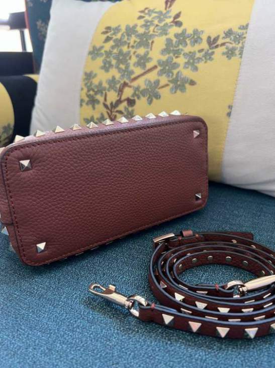 Picture of Valentino Handbags _SKUfw203284183fw
